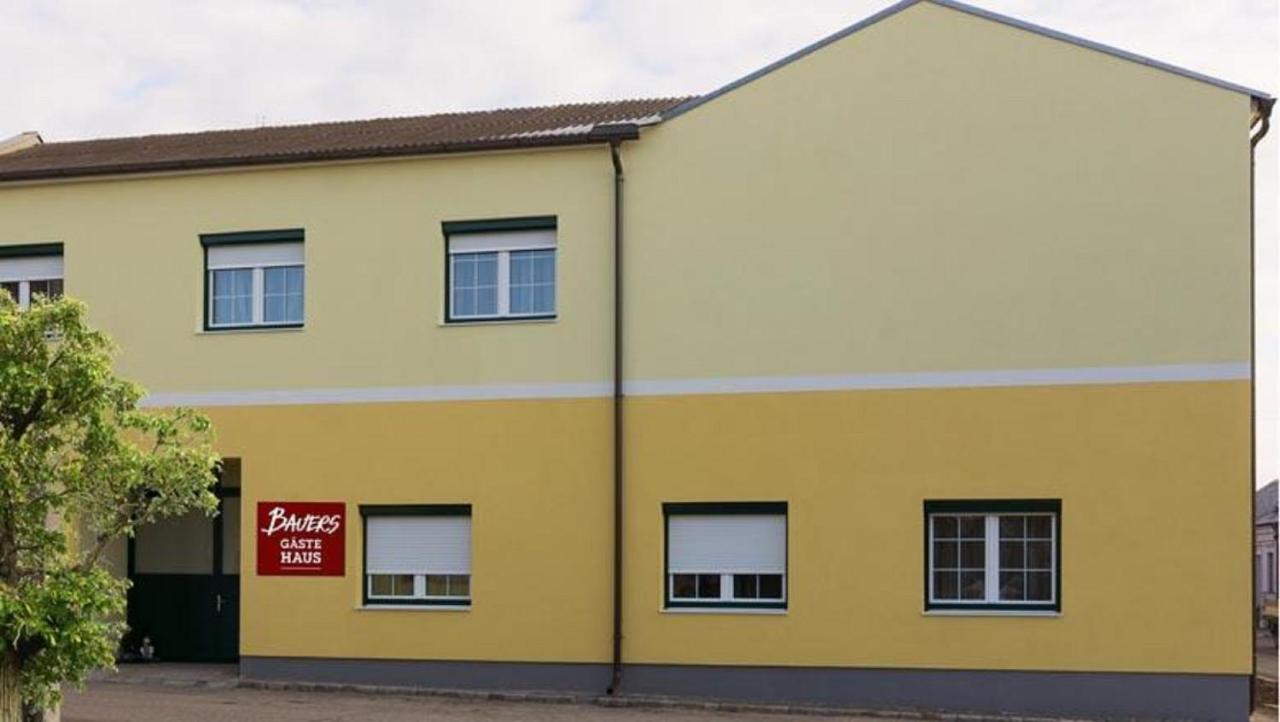 Bauers Gaestehaus Obersiebenbrunn Exterior photo